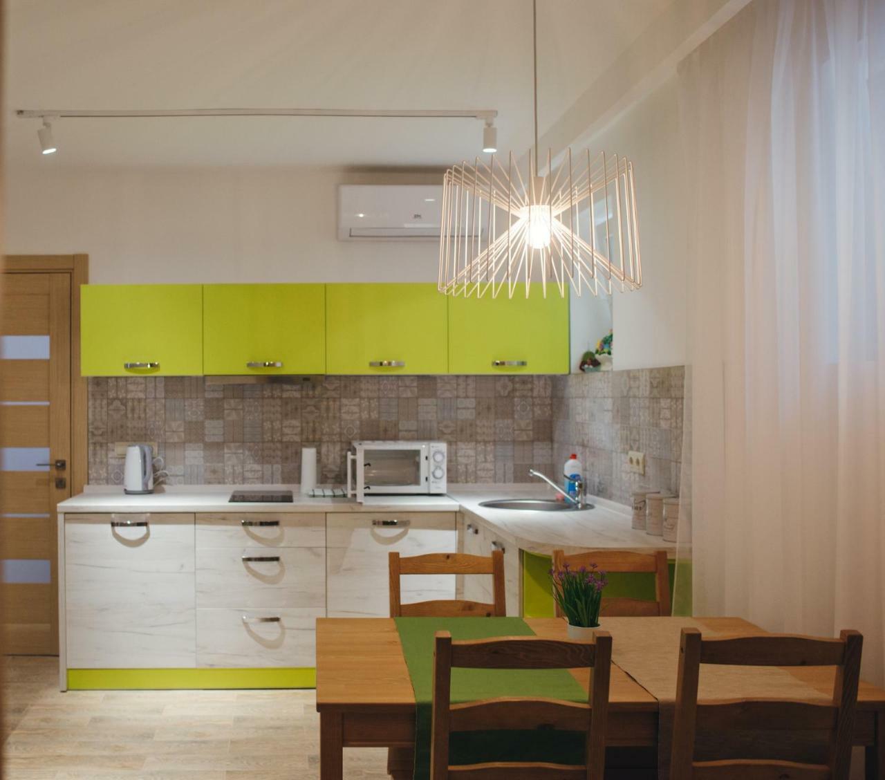 Ferienwohnung Комфортная Апарт-Студия Silena С 2 Спальнями Uschhorod Exterior foto